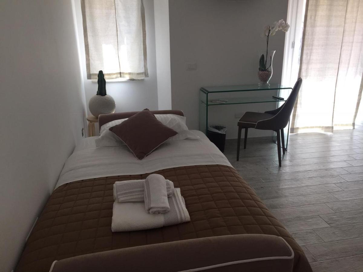 Sikule Bed and Breakfast Santa Teresa Di Riva Exteriör bild