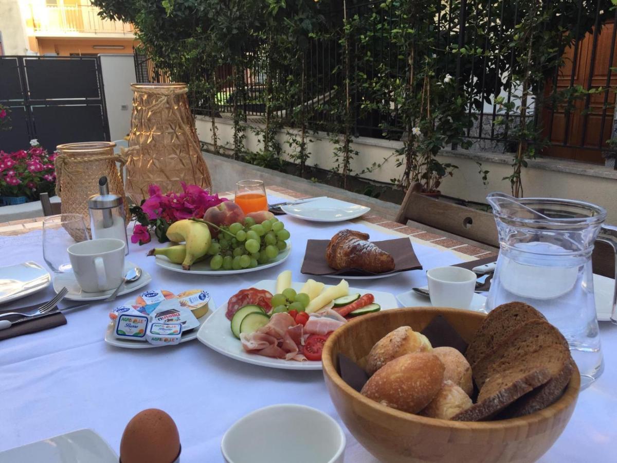 Sikule Bed and Breakfast Santa Teresa Di Riva Exteriör bild